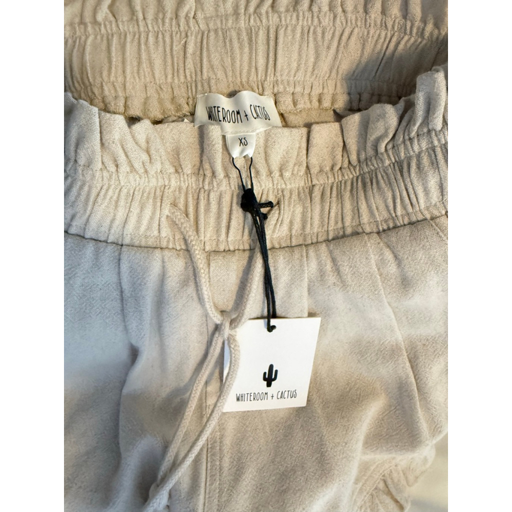 NWT White Room and Cactus Ruffle Drawstring Khaki Shorts Size XS Women's - Picture 2 of 3